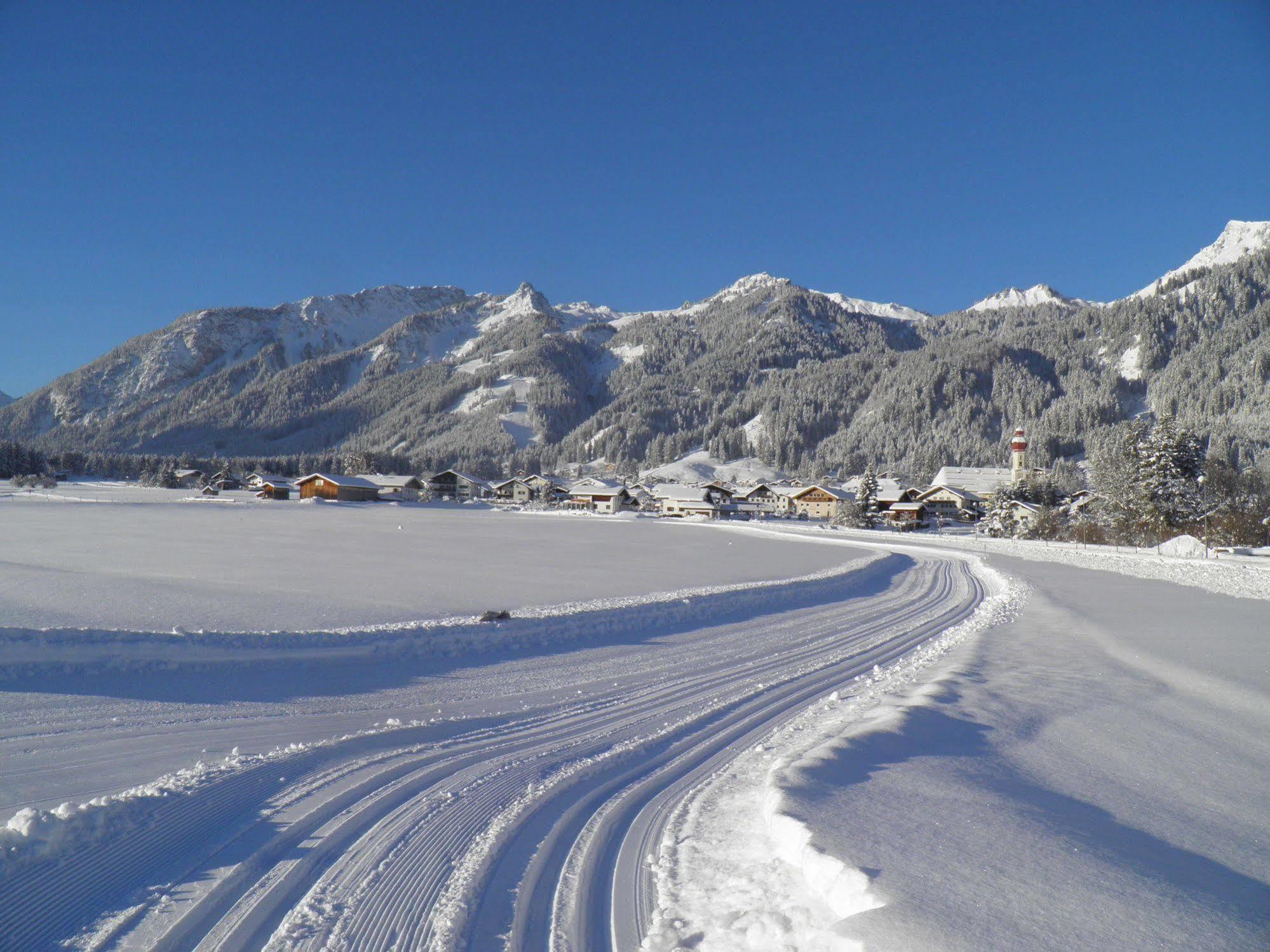 Alpenhof Waengle Lejlighedshotel Reutte Eksteriør billede