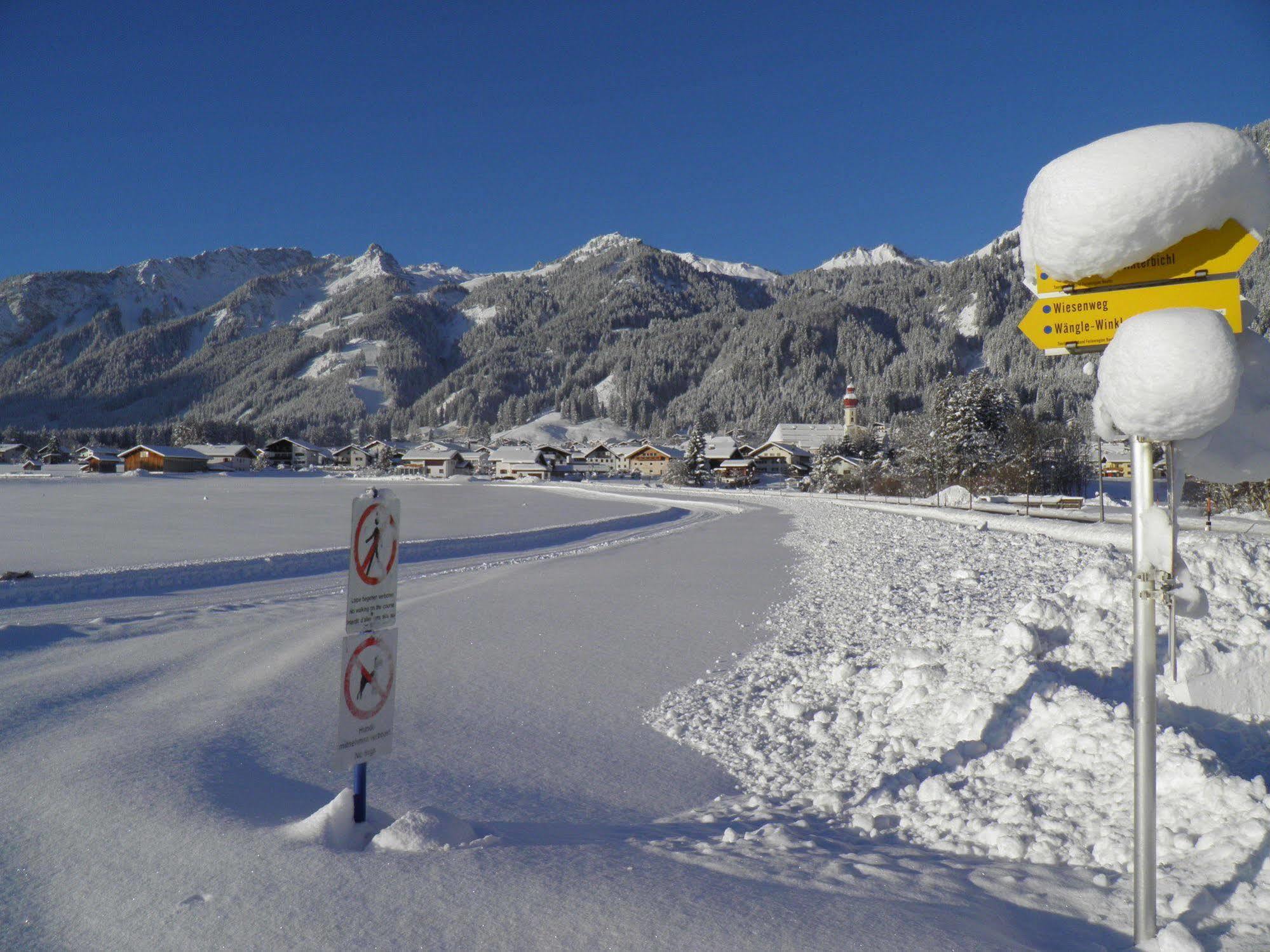 Alpenhof Waengle Lejlighedshotel Reutte Eksteriør billede
