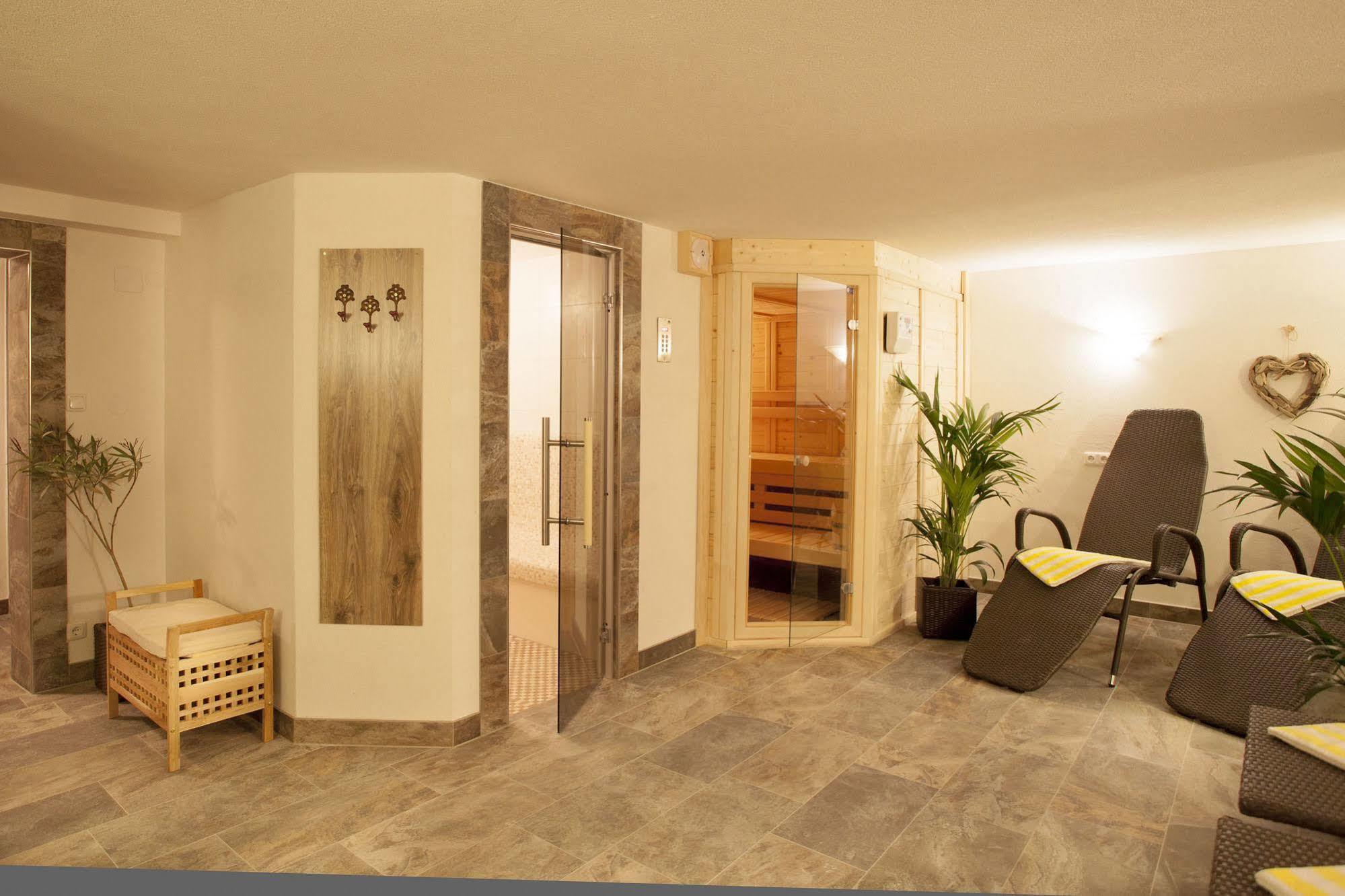 Alpenhof Waengle Lejlighedshotel Reutte Eksteriør billede